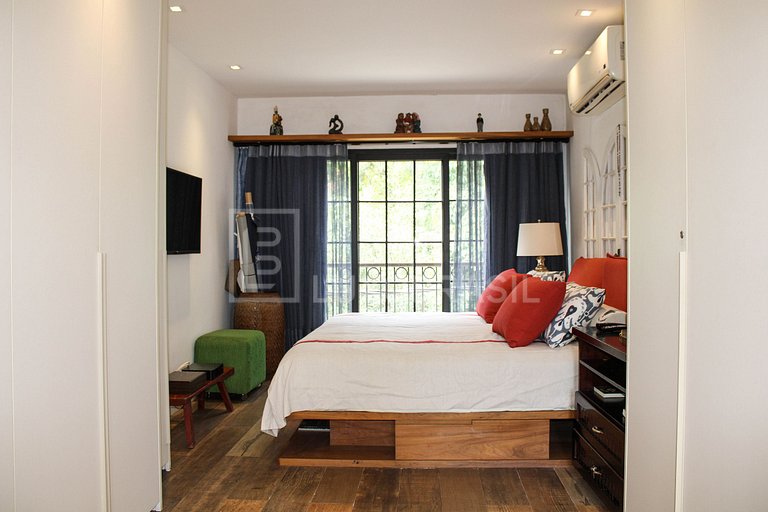 LB - RJ103 Canal House Vacation Rental