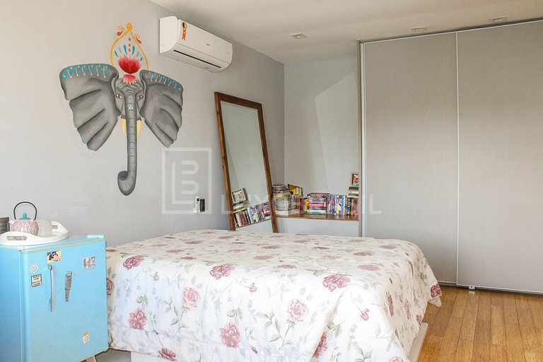 LB - RJ103 Canal House Vacation Rental