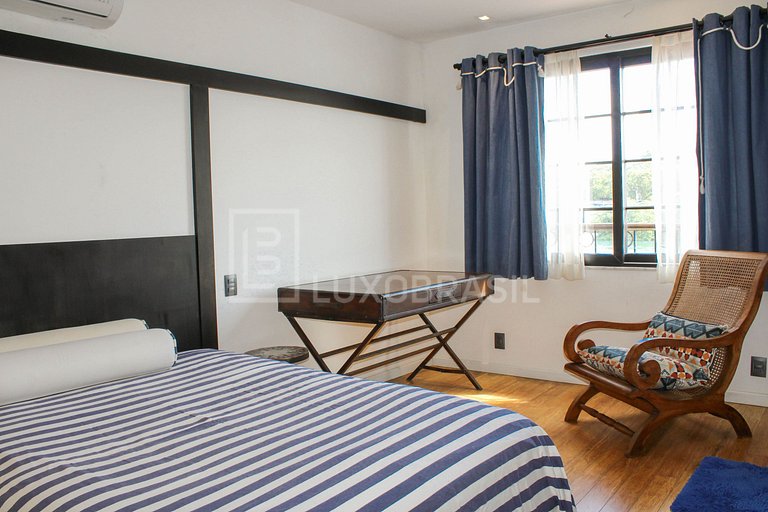 LB - RJ103 Canal House Vacation Rental
