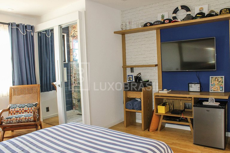 LB - RJ103 Canal House Vacation Rental