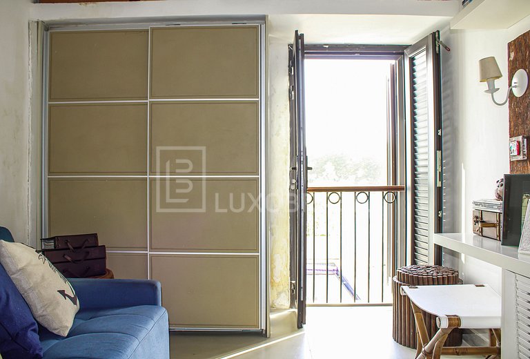 LB - RJ103 Canal House Vacation Rental