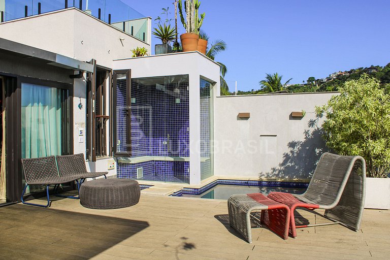 LB - RJ103 Canal House Vacation Rental
