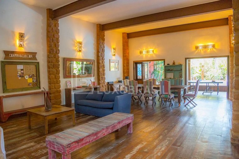 LB - RJ742 House with deck on the banks of the canal in Barr