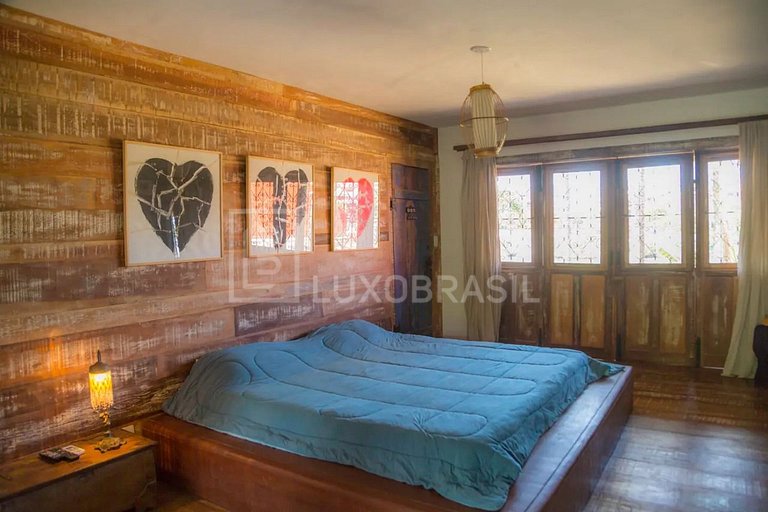 LB - RJ742 House with deck on the banks of the canal in Barr