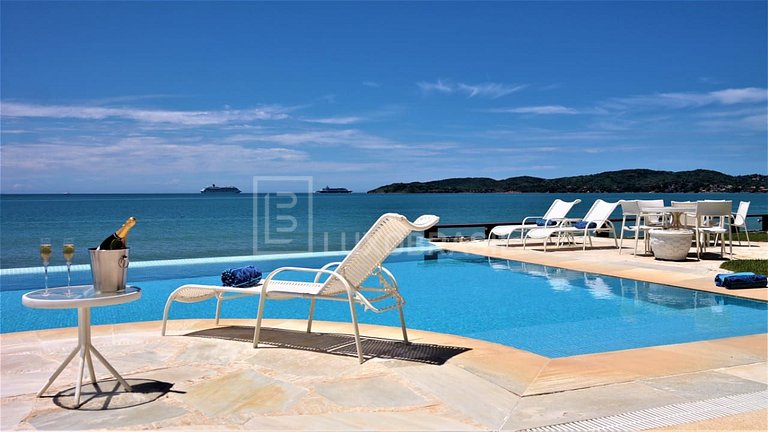 LB - BZ25 Villa Real Beachfront Manguinhos Vacation Rental