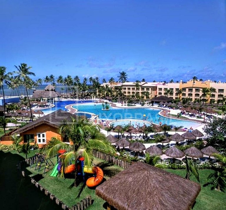 Vila Praia do Forte – 4 Suítes com Piscina