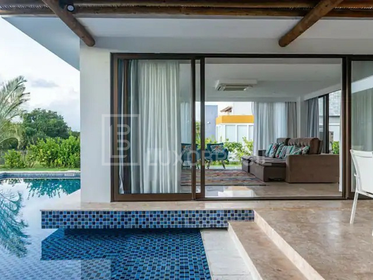 Vila Praia do Forte – 4 Suítes com Piscina