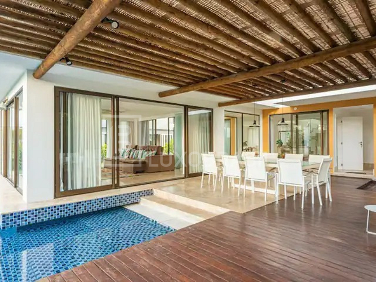Vila Praia do Forte – 4 Suítes com Piscina