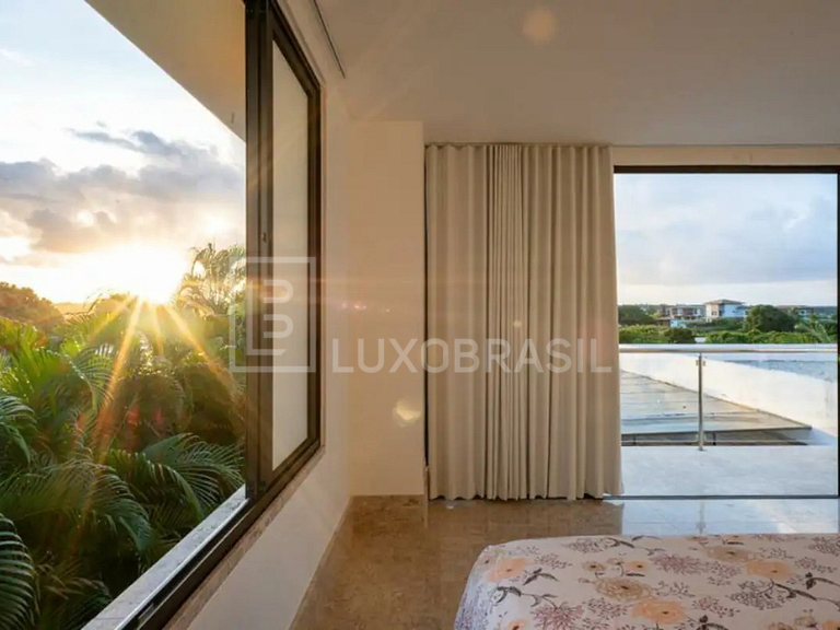 Vila Praia do Forte – 4 Suítes com Piscina