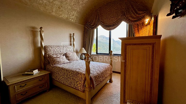 LB - RJ111 Mansion with 4 Bedrooms + Land, 3,490 m² — For Sa