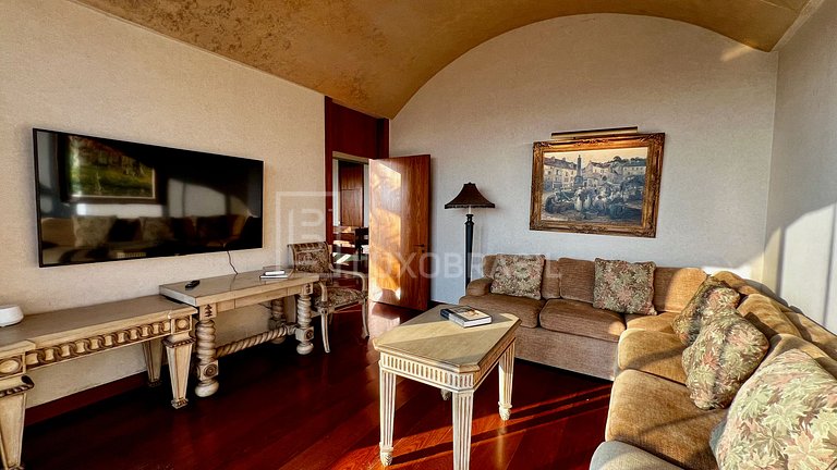 LB - RJ111 Mansión con 4 Habitaciones + Terreno, 3.490 m² —