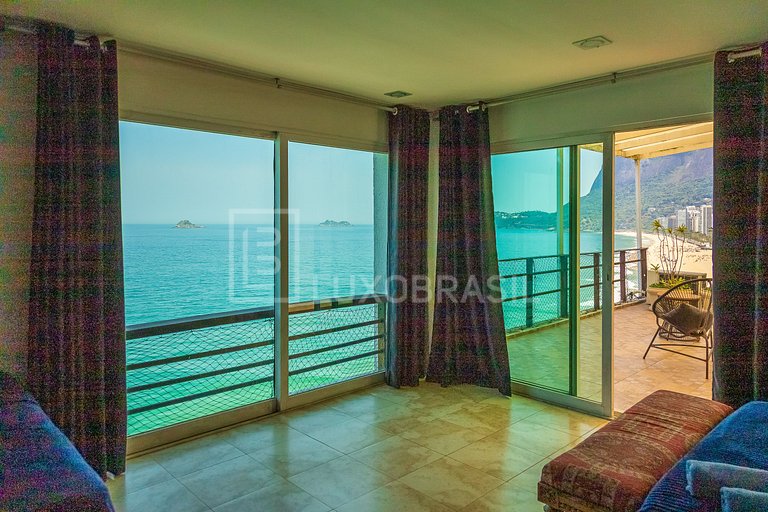 LB- RJ15 Vila Beira-Mar de São Conrado Vacation Rental, Day
