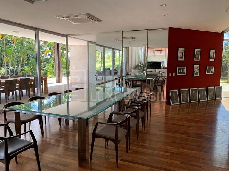 Villa Brasília – Mansão à Beira do Lago Paranoá