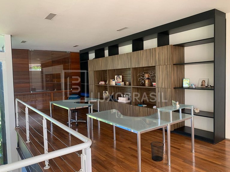 Villa Brasília – Mansão à Beira do Lago Paranoá