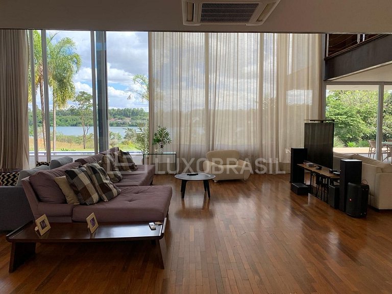 Villa Brasília – Mansão à Beira do Lago Paranoá