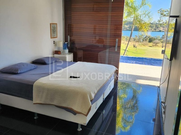 Villa Brasília – Mansão à Beira do Lago Paranoá