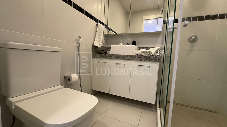 LB - RJ14 Conforto e Vista para o Mar: Flat de 51 m² no Barr