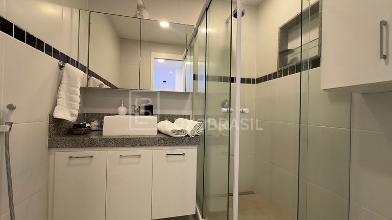 LB - RJ14 Conforto e Vista para o Mar: Flat de 51 m² no Barr