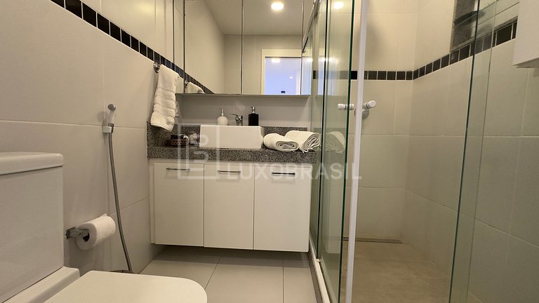 LB - RJ14 Conforto e Vista para o Mar: Flat de 51 m² no Barr