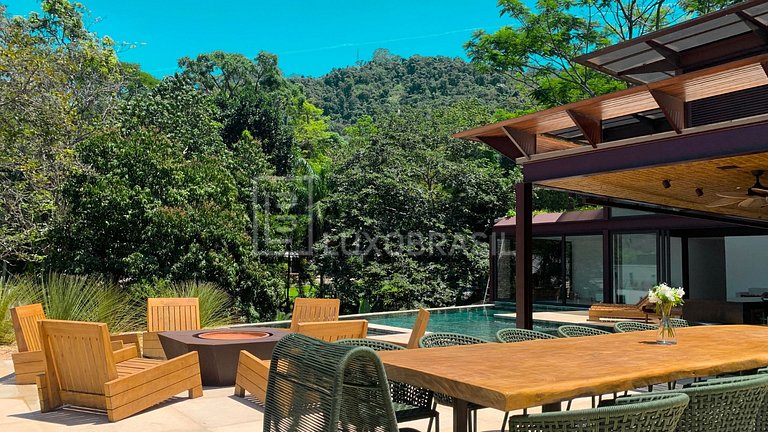 LB - RJ83 Luxurious House with Stunning View in Itanhangá