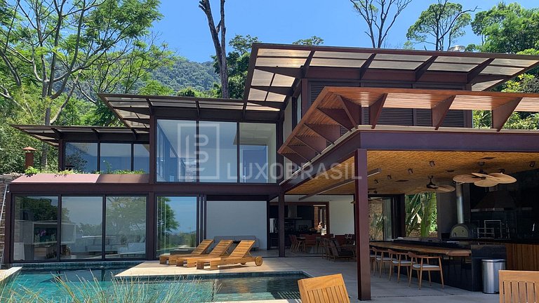 Residência de Luxo Itanhangá – Piscina e Vista Panorâmica