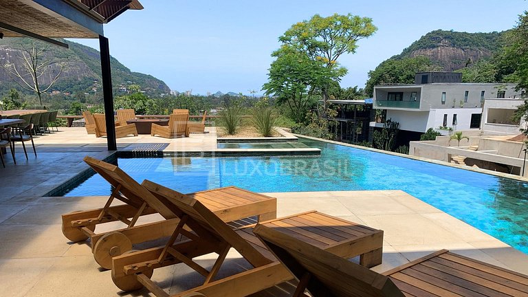 Residência de Luxo Itanhangá – Piscina e Vista Panorâmica