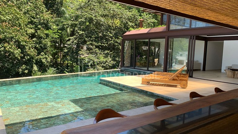 LB - RJ83 Luxurious House with Stunning View in Itanhangá