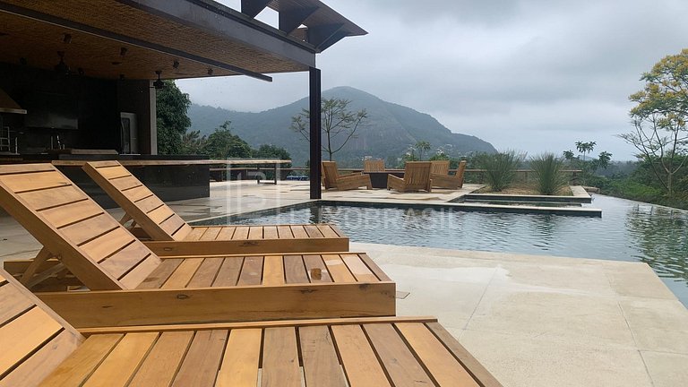 LB - RJ83 Luxurious House with Stunning View in Itanhangá