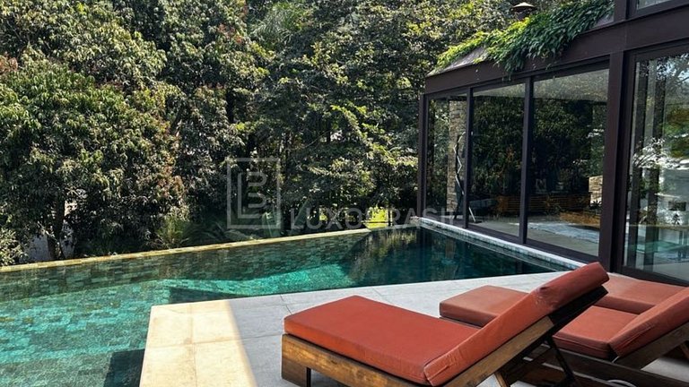 Residência de Luxo Itanhangá – Piscina e Vista Panorâmica