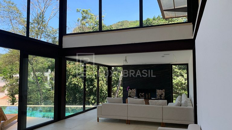 Residência de Luxo Itanhangá – Piscina e Vista Panorâmica
