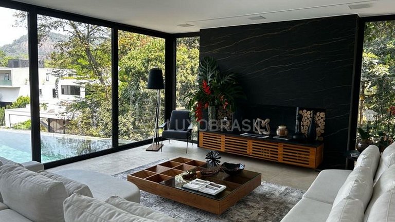 LB - RJ83 Luxurious House with Stunning View in Itanhangá