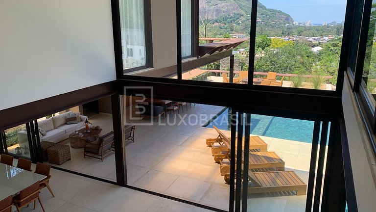 Residência de Luxo Itanhangá – Piscina e Vista Panorâmica