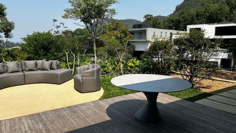 LB - RJ83 Luxurious House with Stunning View in Itanhangá