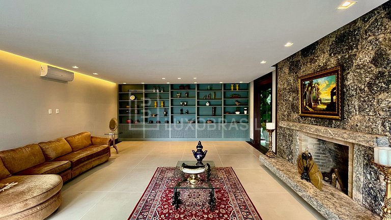 LB - RJ832 Cinematic 9-Suite Residence for Sale - Itanhangá