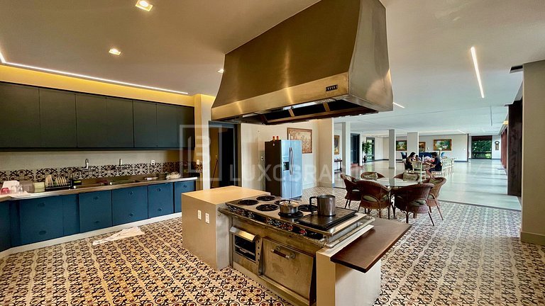 LB - RJ832 Cinematic 9-Suite Residence for Sale - Itanhangá