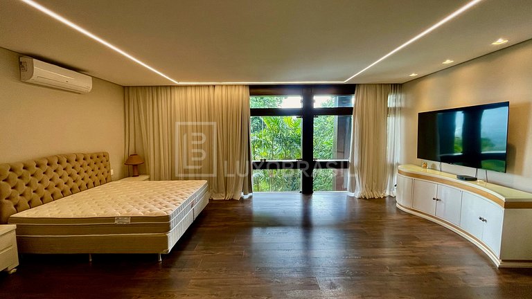 LB - RJ832 Cinematic House with 9 Suites – Long-Term Rental