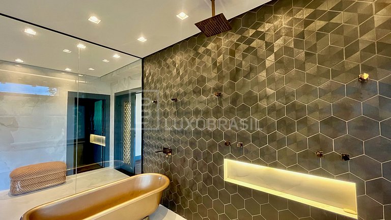 LB - RJ832 Cinematic 9-Suite Residence for Sale - Itanhangá