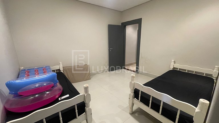 LB - RJ832 Casa Cinematográfica con 9 Suites – Alquiler Fijo