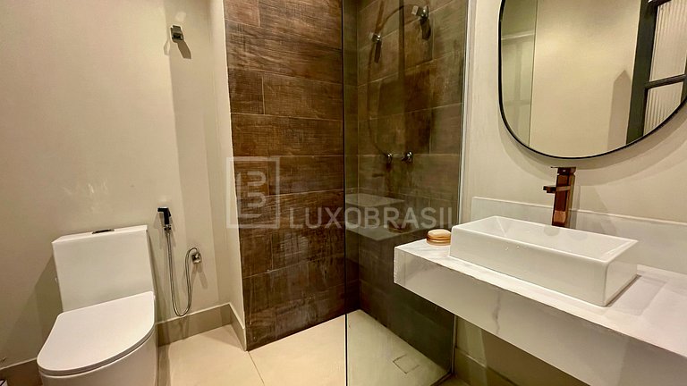 LB - RJ832 Cinematic House with 9 Suites – Long-Term Rental