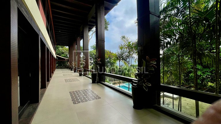 LB - RJ832 Cinematic 9-Suite Residence for Sale - Itanhangá