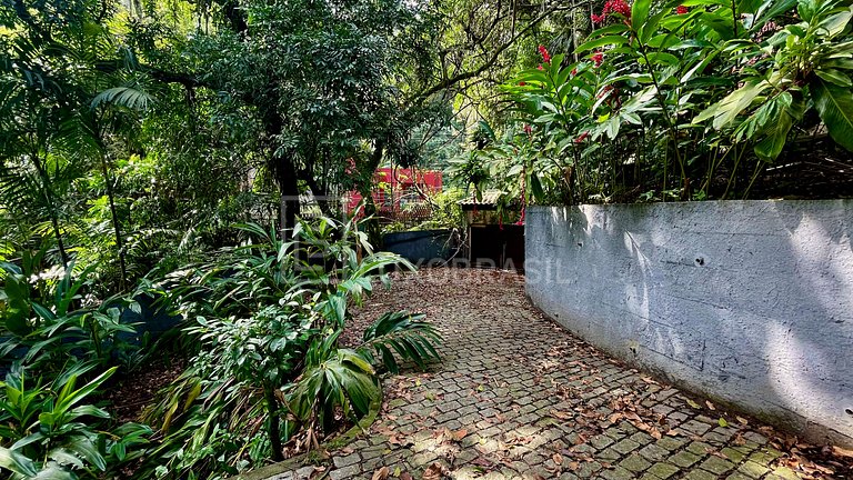 LB - RJ832 Cinematic 9-Suite Residence for Sale - Itanhangá