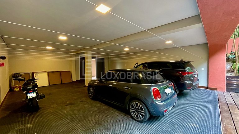 LB - RJ832 Cinematic 9-Suite Residence for Sale - Itanhangá