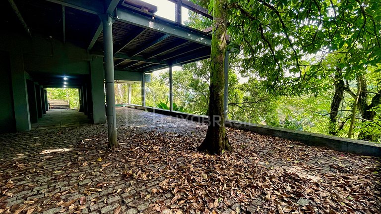 LB - RJ832 Cinematic 9-Suite Residence for Sale - Itanhangá