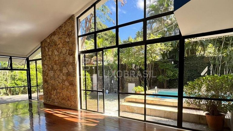 LB #RJ998 Luxurious House with Pool in Greenwood Park Condom