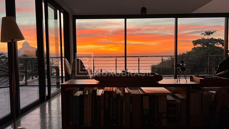 LB #RJ88 Exclusive House in Joá with Breathtaking View of Pe