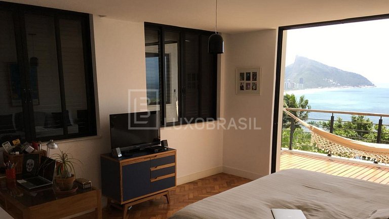 LB #RJ88 Exclusive House in Joá with Breathtaking View of Pe