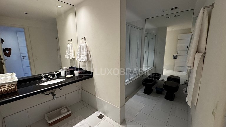 LUXOBRASIL #RJ849 Mansion in Joá 04 Suites House Season Rent