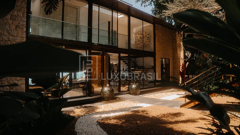 Villa Diamante Joá – 6 Suítes Luxo e Vista Panorâmica RJ