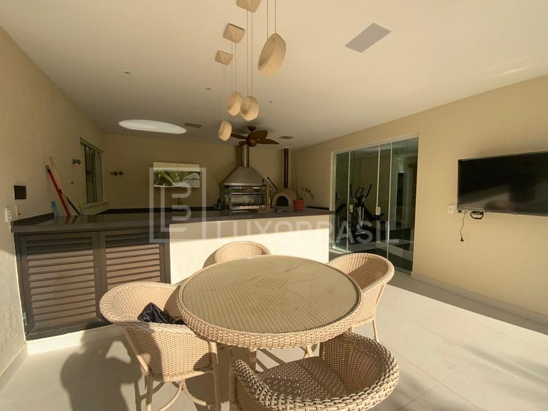 Luxo Brasil #116 Manoir Blanc del Lago: 5-suite home for you