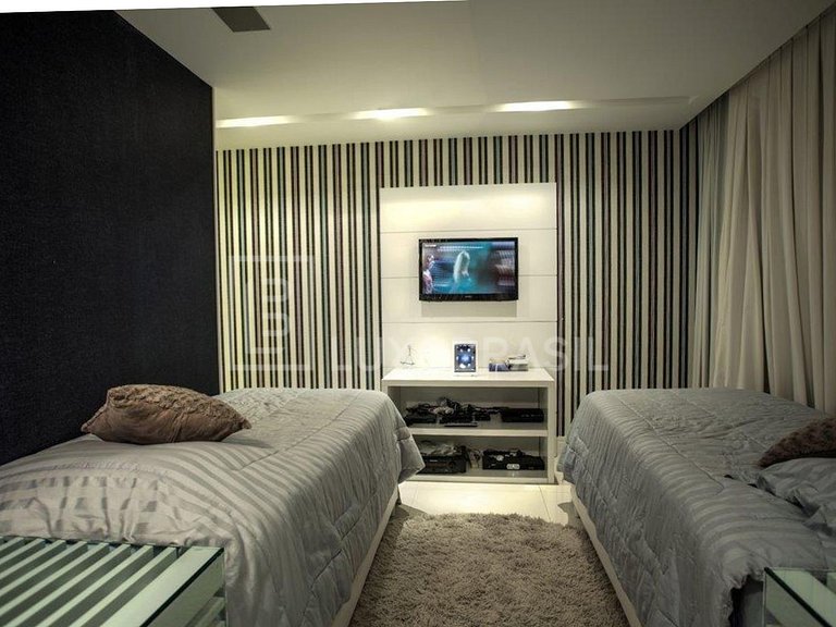 Luxo Brasil #116 Manoir Blanc del Lago: 5-suite home for you